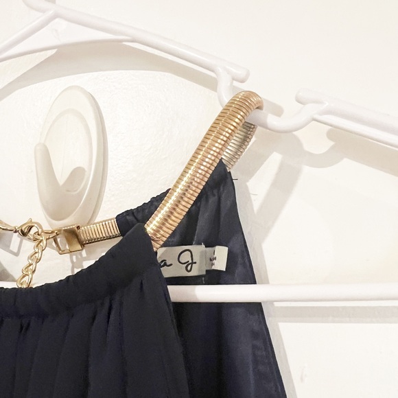 Eliza J Chiffon Layered Gold Chain High Neck Navy Maxi Gown Size 10 - Picture 8 of 9